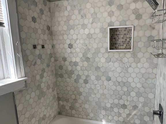 5th image of 2334 Tower Grove Ave APT 1W