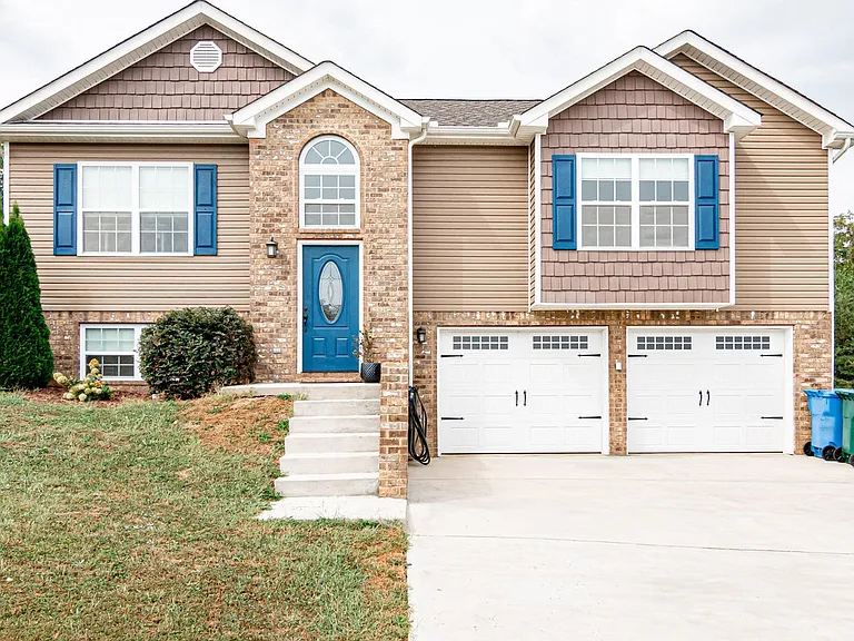 459 Titanium Dr — Photo 1