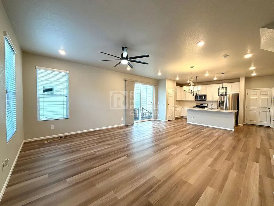 Spacious Castle Pines Home with Quartz Kitchen, Loft & Patio — Photo 3