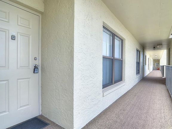 5th image of 1000 Cove Cay Dr Unit 5C