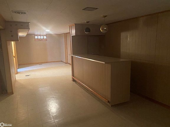4th image of 550 Ramsey St