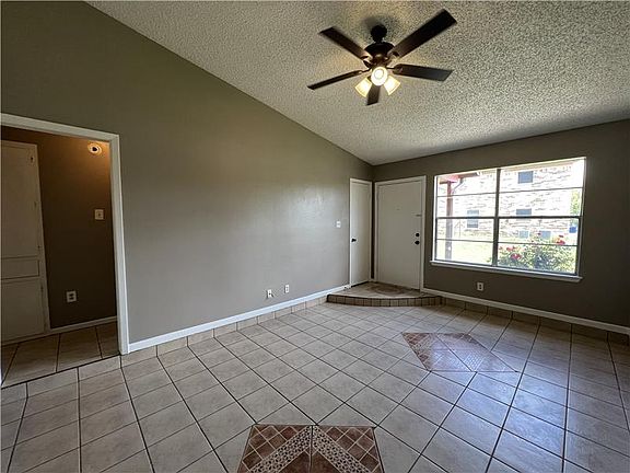 3rd image of 203 E Avenue A