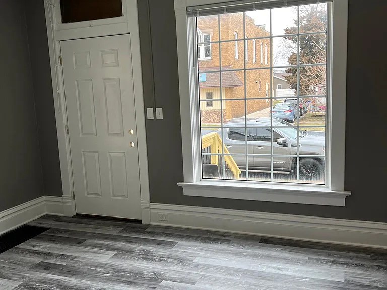 1208 Main St — Photo 5