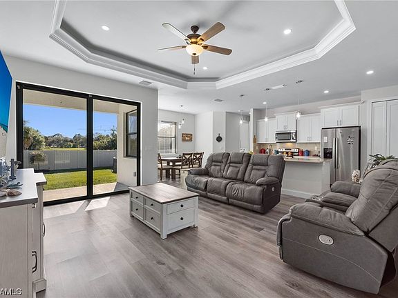 5th image of 3053 W Briarwood Cir