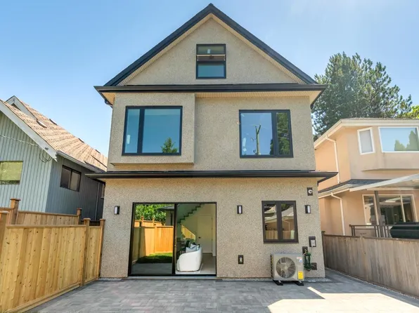 3771 King Edward Ave W #2, Vancouver, BC V6S 1M8