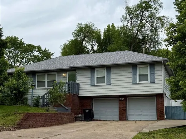 4009 S Milton Dr, Independence, MO 64055