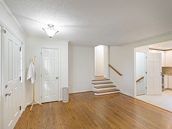 3rd image of 11225 Sonja Dr