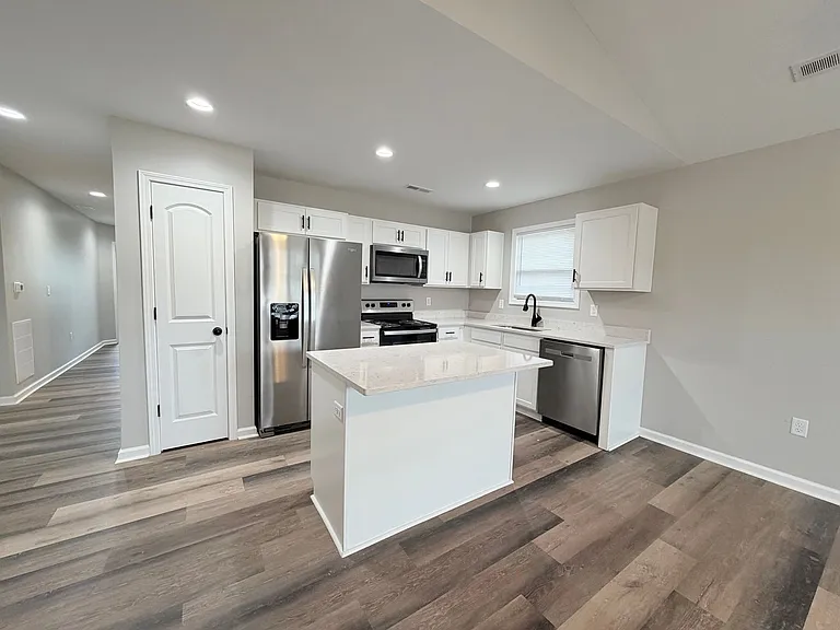 7020 Caravan Dr — Photo 5