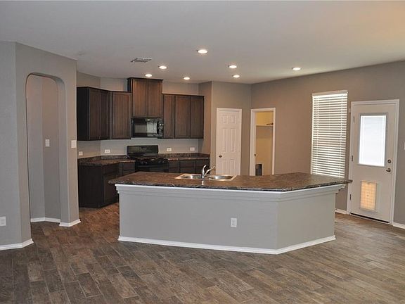 5th image of 6064 Mantalcino Dr