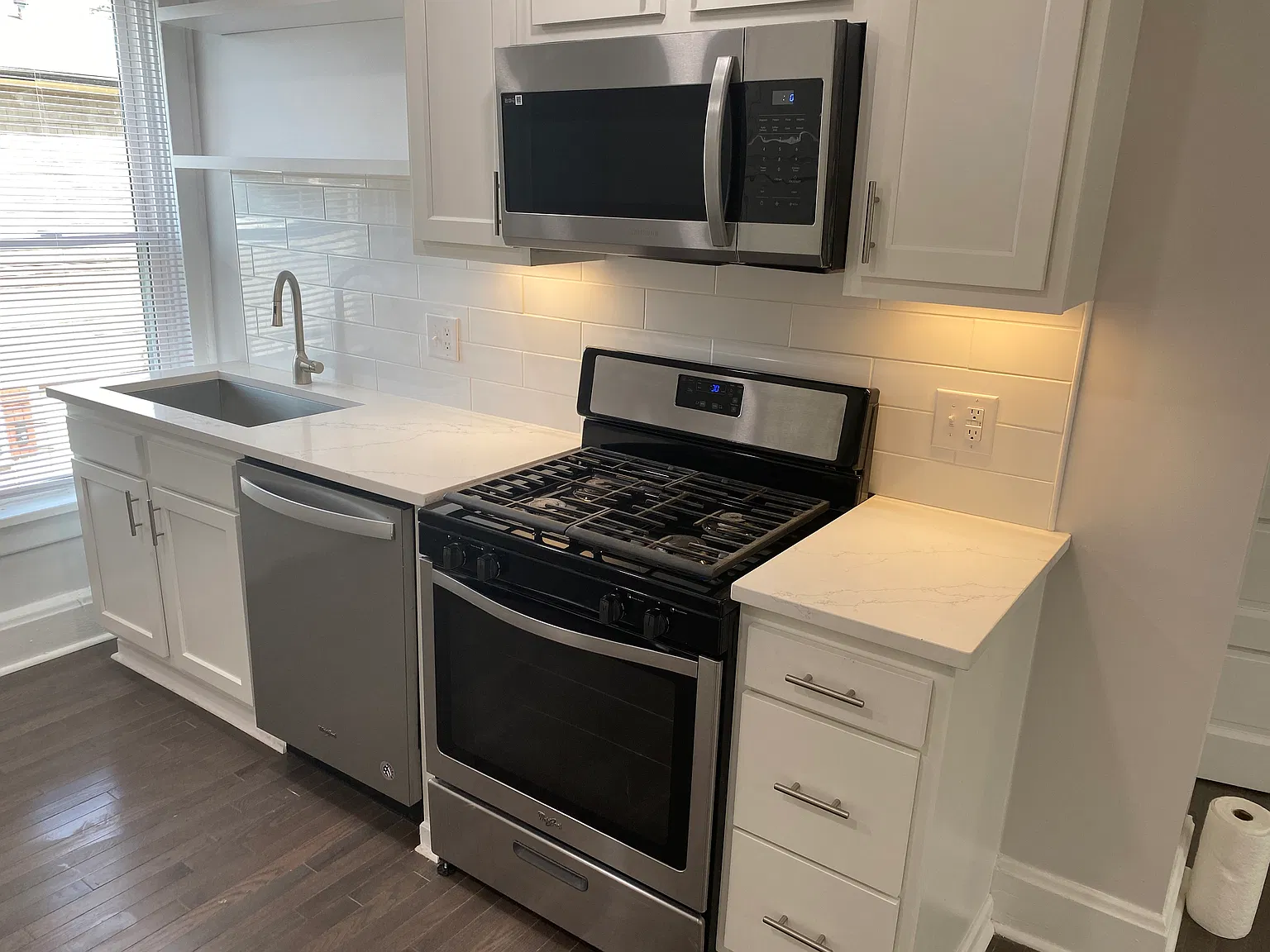 3 bed, 1500 sqft, $2,499 — Photo 3