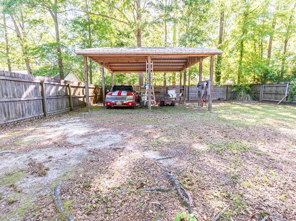 102 Pinehurst Dr, Ashford, AL 36312