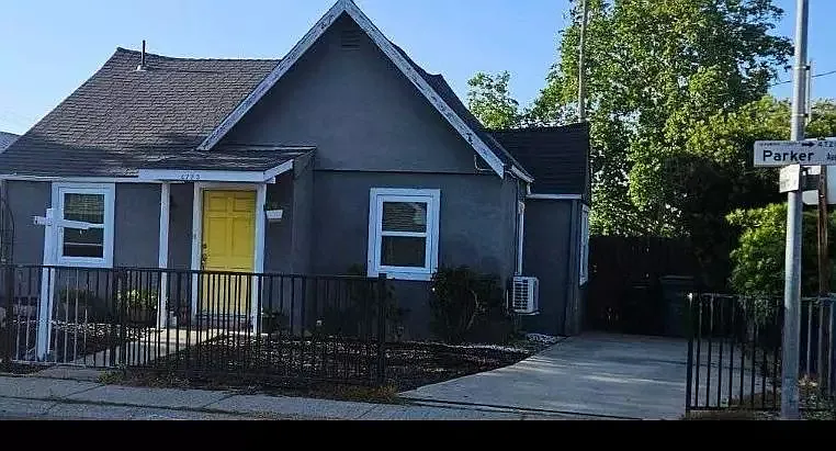 Parker Ave — Photo 2
