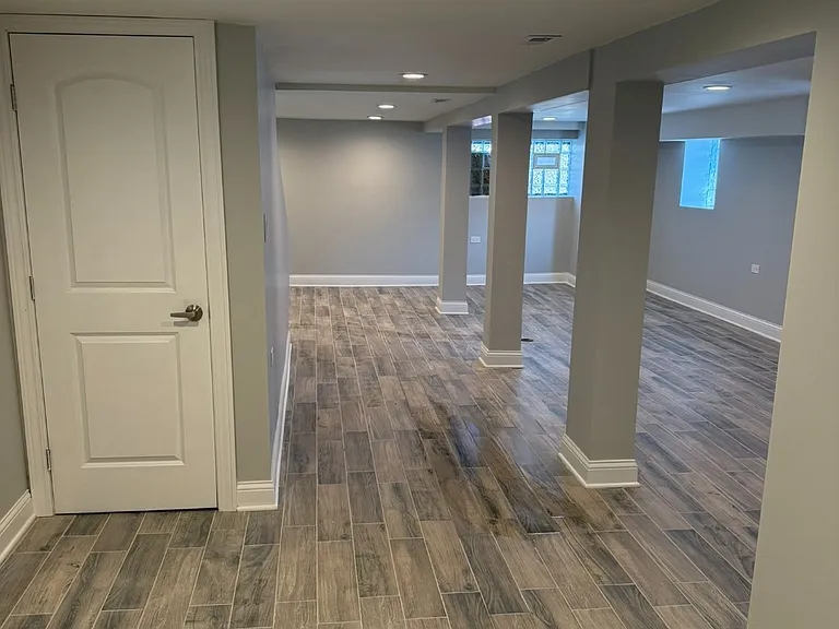 7846 S Saint Lawrence Ave — Photo 15