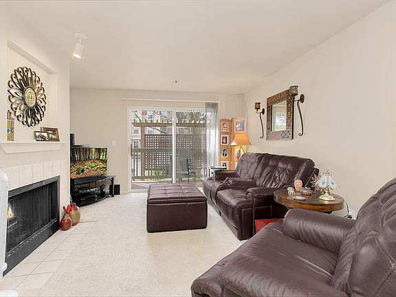 5th image of 7711 NE 175th St Unit D103