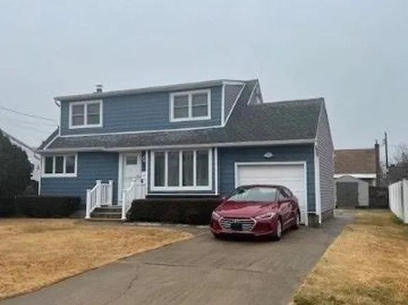 170 33rd Street, Lindenhurst, NY 11757