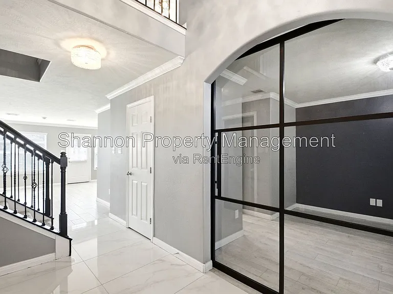 21103 N Valley Ct — Photo 3