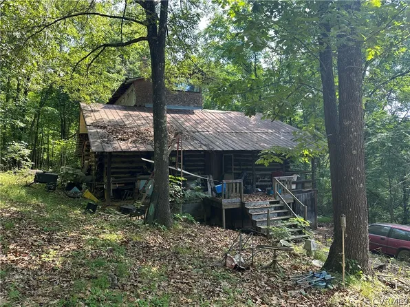 447 Orange Ln, Troutville, VA 24175