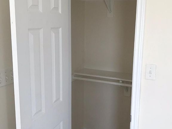 4th image of 215 W Saint Charles St