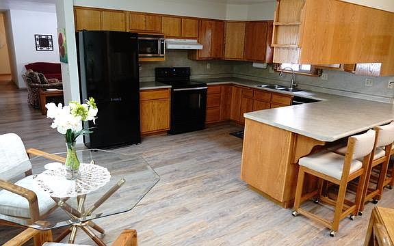 kitchen with eat up bar