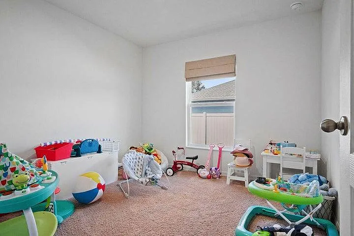 414 SW Dahled Ave — Photo 6