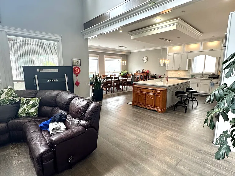 1732 Manning Ave — Photo 5