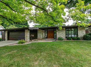 1303 Tomahawk Dr, Dubuque, IA 52003