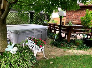 6955 Brementowne Rd, Tinley Park, IL 60477