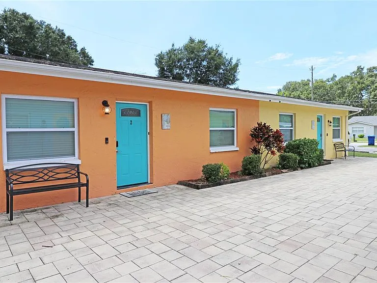 1635 Gladys St #2 — Photo 1