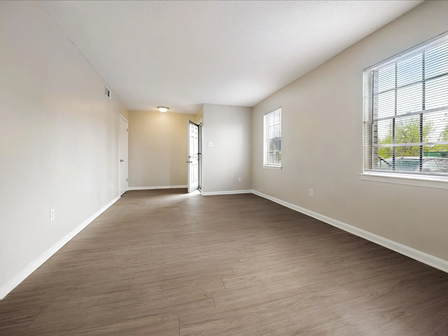 Graceland Pointe Apartments: Modern Style, Excellent Value in Memphis — Photo 2