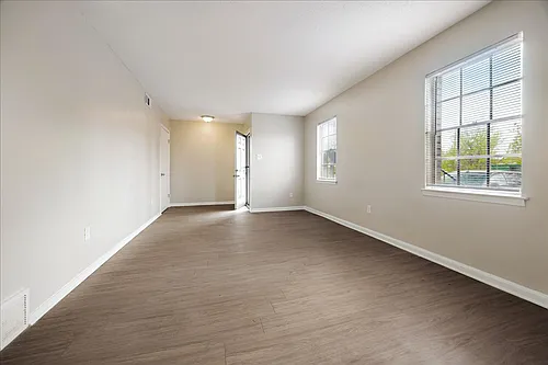Graceland Pointe Apartments: Modern Style, Excellent Value in Memphis Photo 1