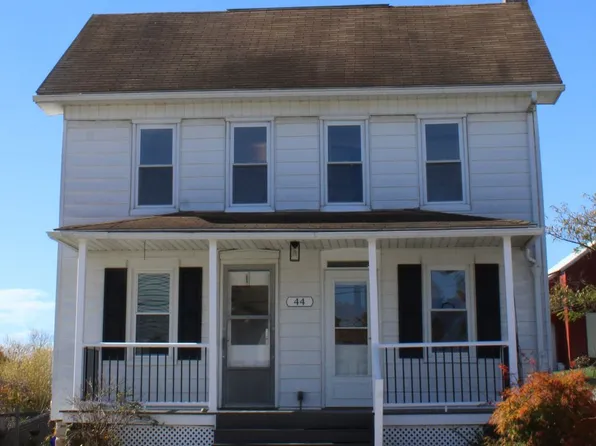 44 High St, Felton, PA 17322