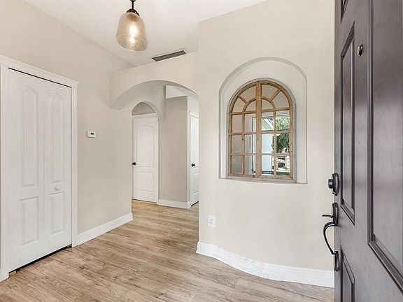 3rd image of 6116 Skylarkcrest Dr