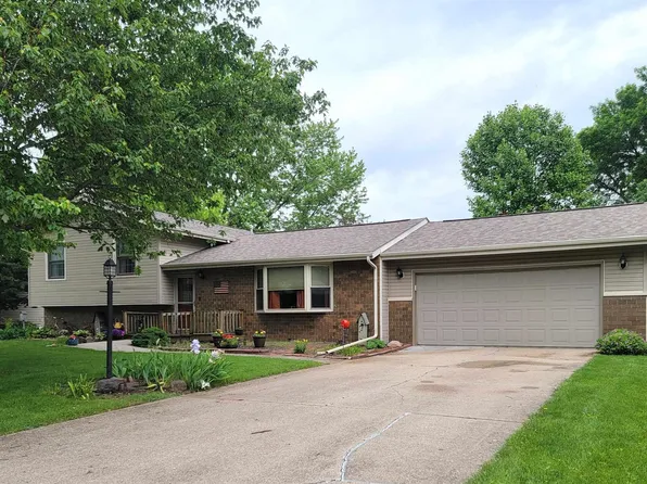 25 Gettysburg Dr, Canton, IL 61520