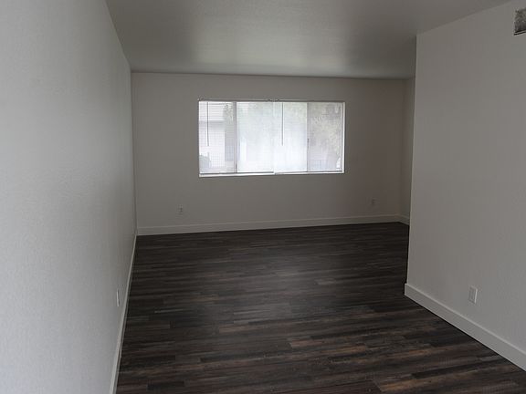 5th image of 3608 Panama Ln #C