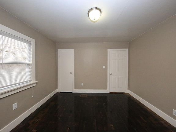 3rd image of 15 Salisbury Dr