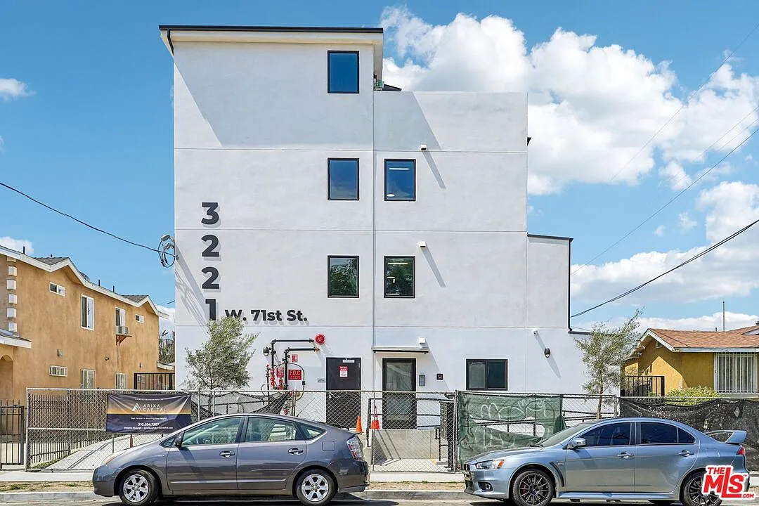 1 bed, 1.0 bath, 405 sqft, $1,850 — Photo 1