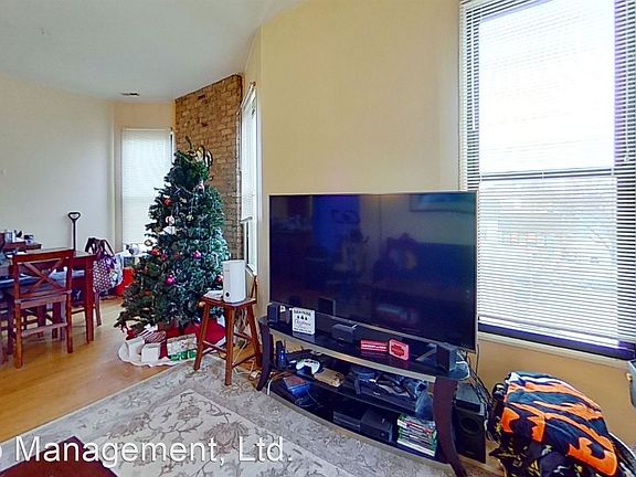 2nd image of 2612 N Halsted St APT 3RS