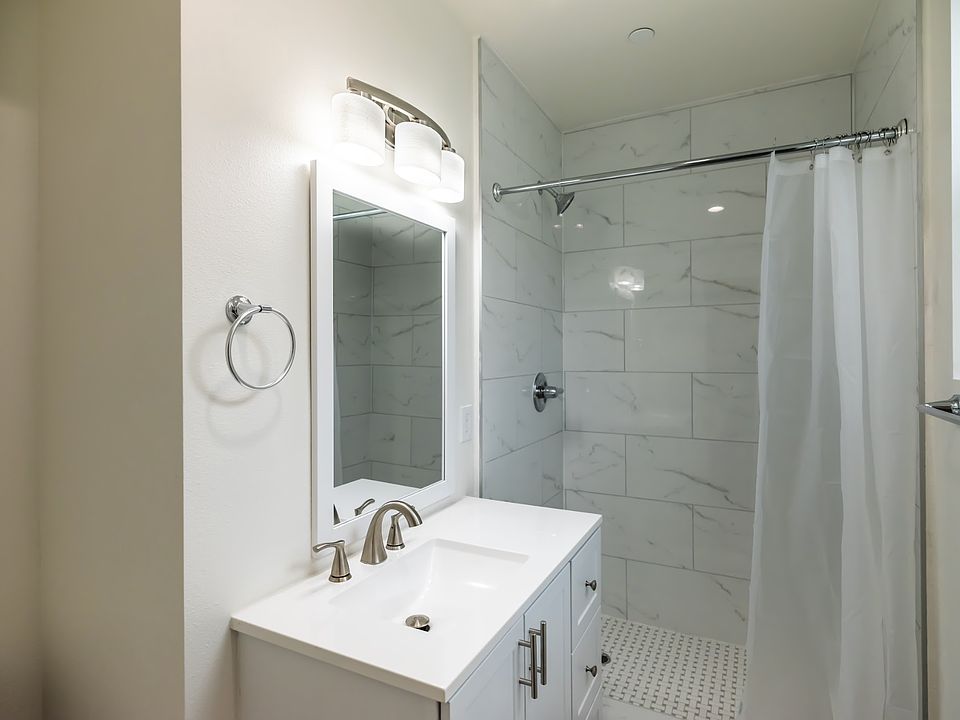 2nd image of 1147 W 37th St #6