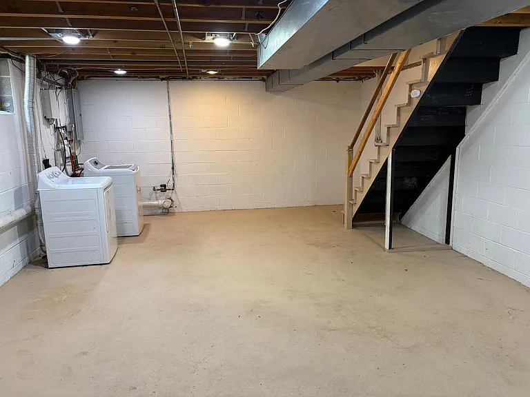 220 Harding Ave — Photo 15