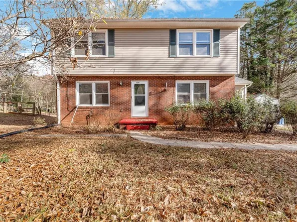 2031 Independence Rd, Winston Salem, NC 27106