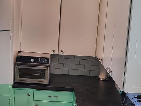 5th image of 3917 Grove Rd NW