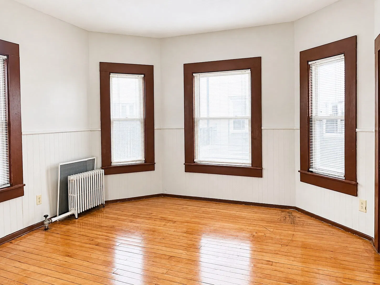 2 bed, 1.0 bath, 700 sqft, $2,500 — Photo 4
