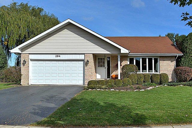 1st image of 294 Waterford Dr