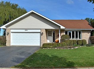 294 Waterford Dr, Lake Zurich, IL 60047
