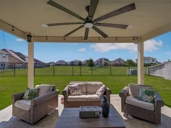 6111 Wayne Way, Rosenberg, TX 77471