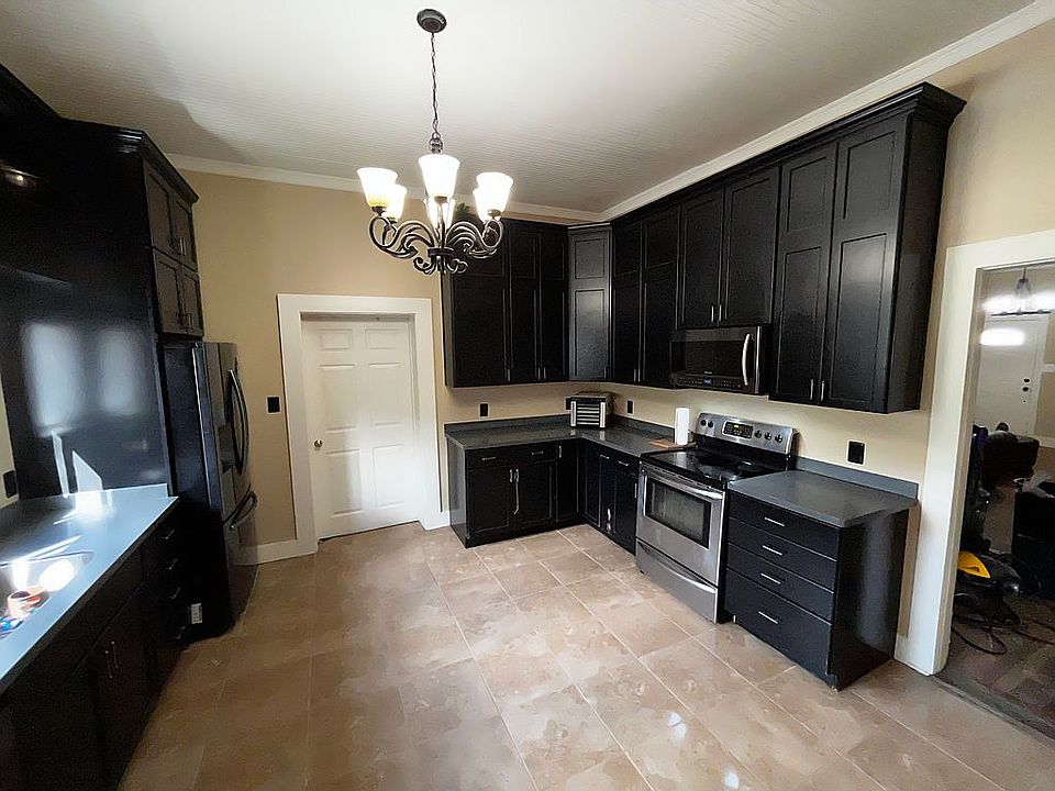 1st image of 304 Magnolia Ave