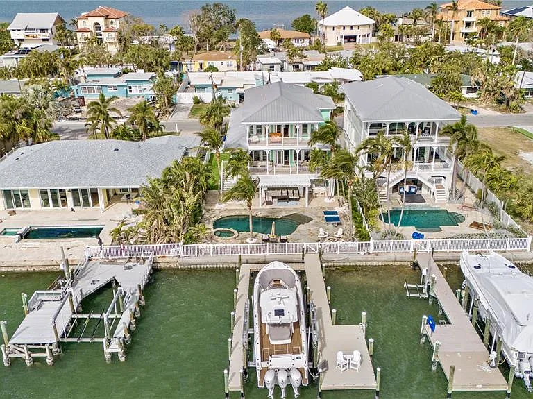 644 Boca Ciega Isle Dr — Photo 2
