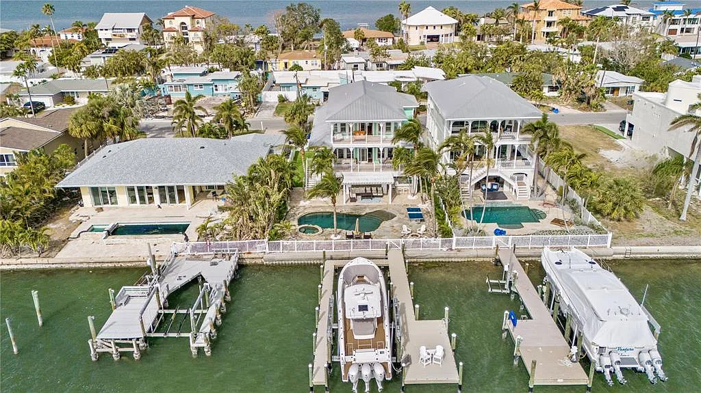 Building Photo - 644 Boca Ciega Isle Dr