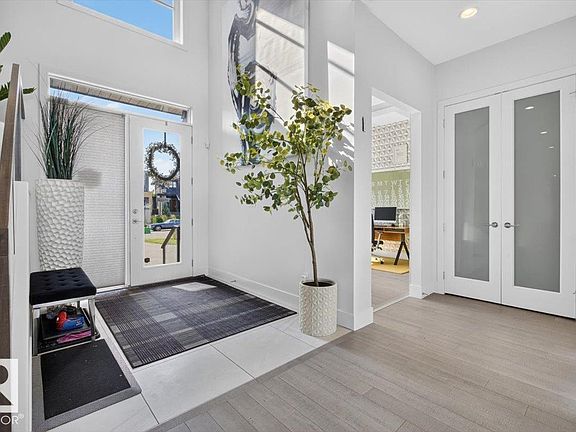 2nd image of 1123 Wahl Pl NW