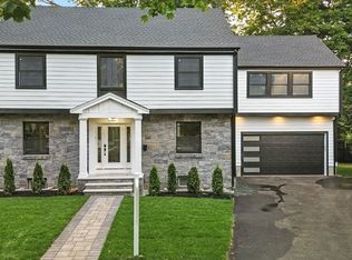 22 Bonmar Cir, Newton, MA 02466